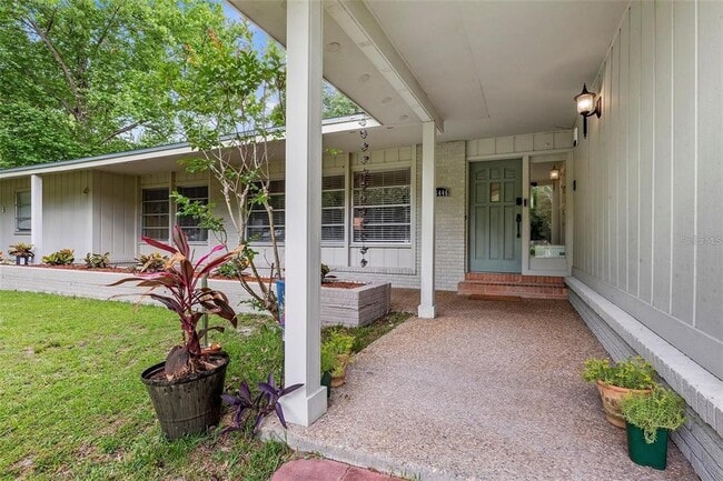 Building Photo - 25446 SW 5 Ave