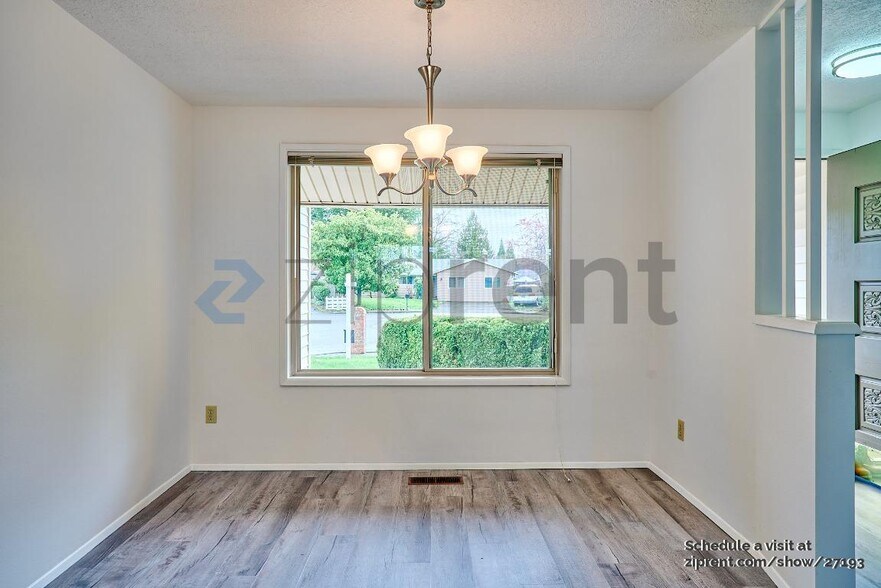 Building Photo - 4547 NW Tumalo Ct