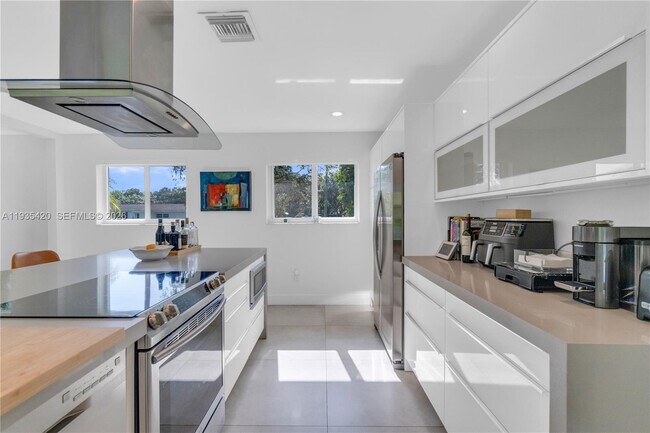 Building Photo - 7465 SW 135th St