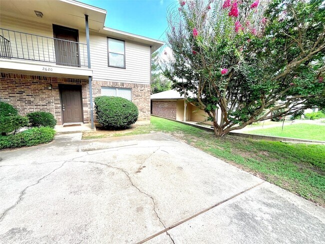 Building Photo - 2620 Bolivar St