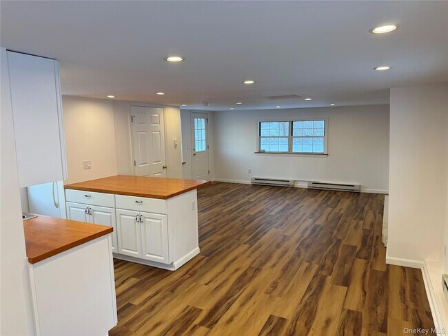 Building Photo - 19 Quartz Ln