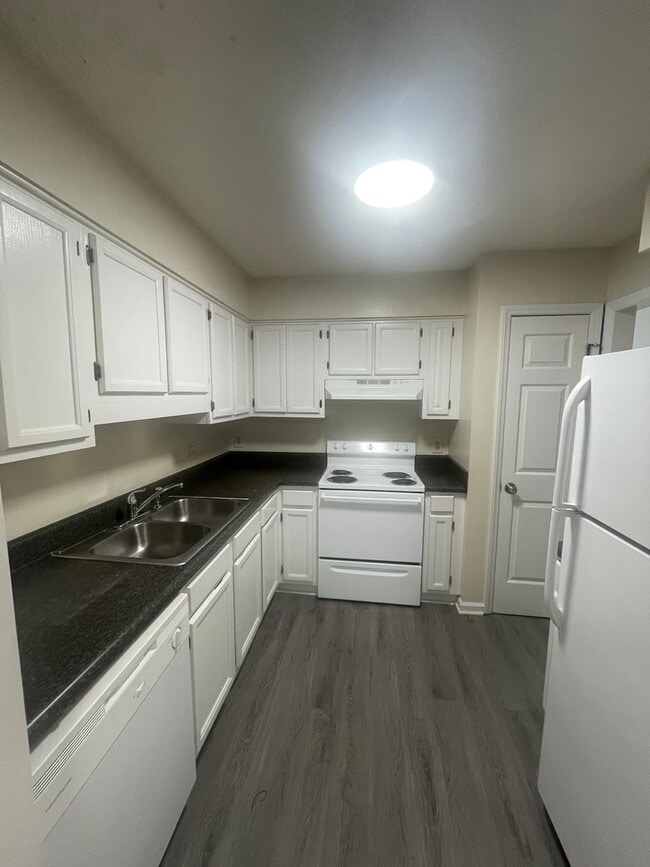 Building Photo - 4119 Kaplan Dr
