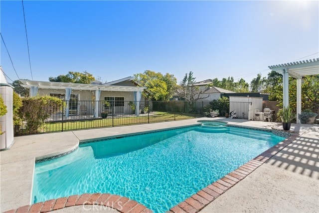 Building Photo - 351 S Parish Pl