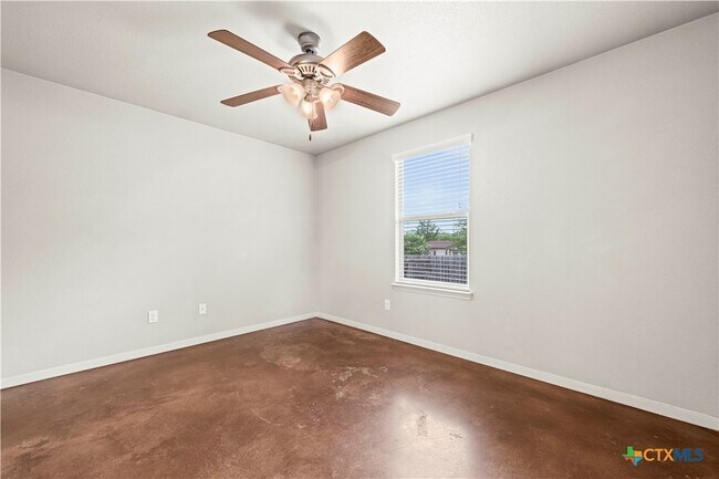 Building Photo - 1521 Aztec Trce