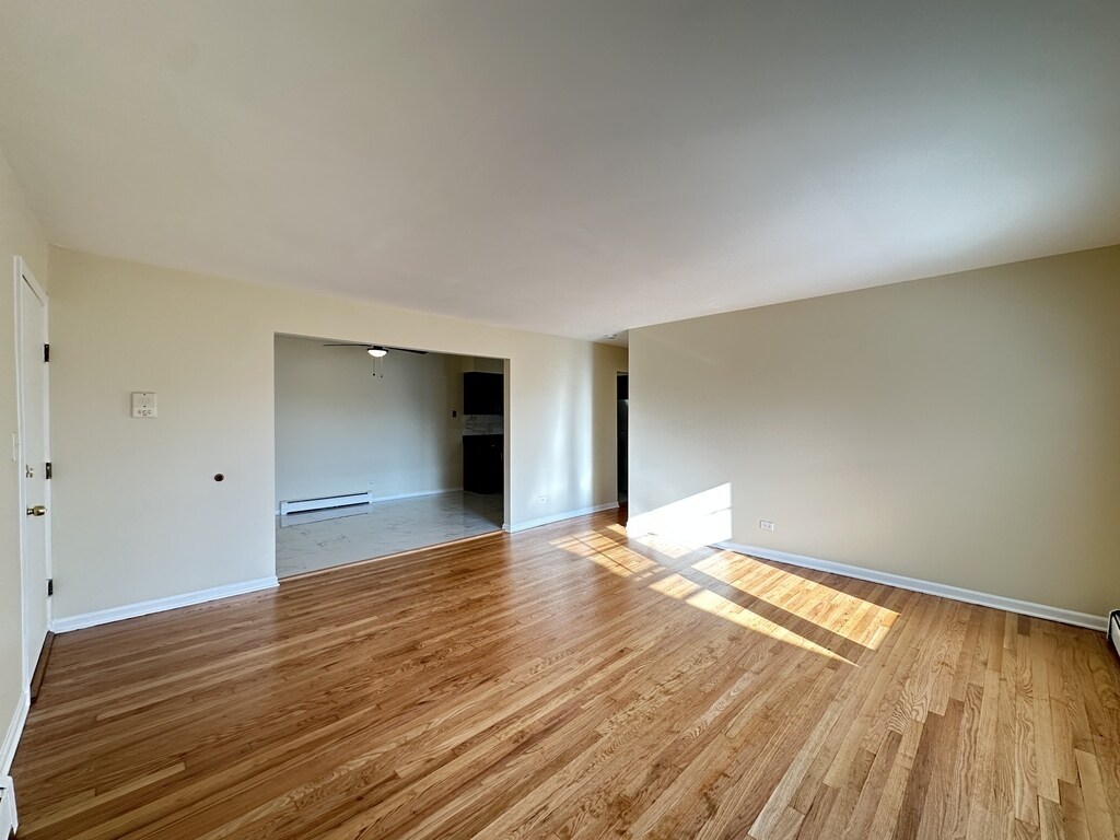 Building Photo - 627 N Lincoln Ave