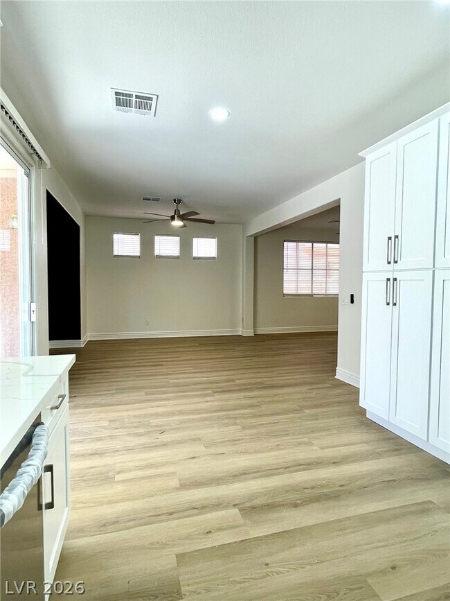 Building Photo - 10546 Big Mill Dr