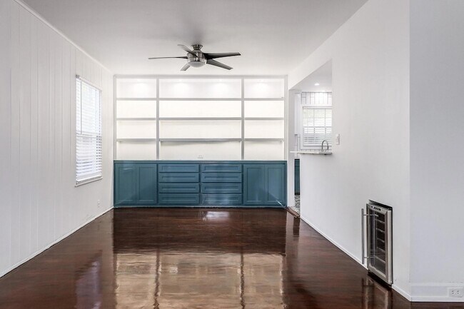 Building Photo - 804 W 31st St