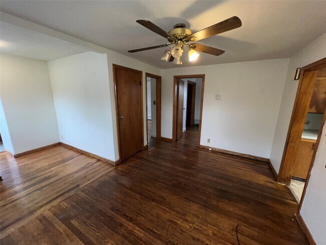 Building Photo - 4 Erie St