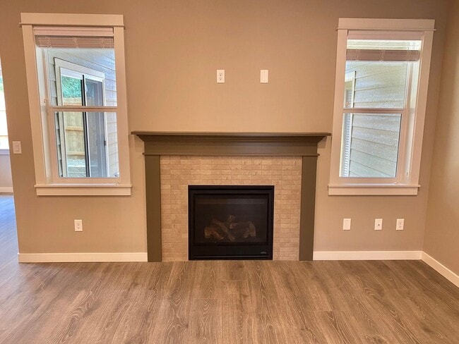 Building Photo - 61357 SE Matthew St