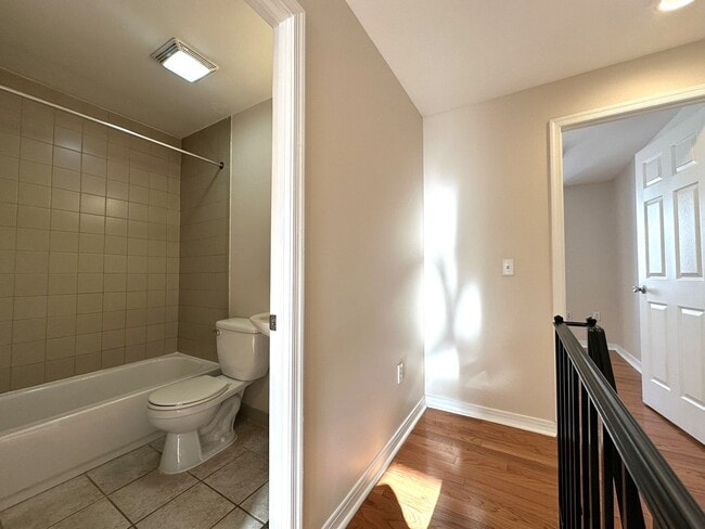 Building Photo - Gorgeous 2-Bedroom Townhome in the Heart of Olde Richmond! Available NOW!