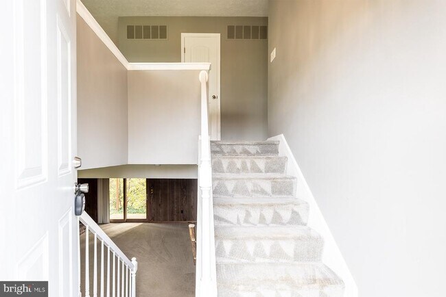 Building Photo - 847 Harbor View Terrace