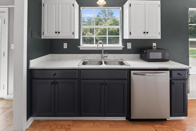 Building Photo - 4799 Coronado Cir