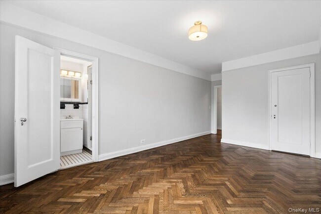 Building Photo - 45 Popham Rd