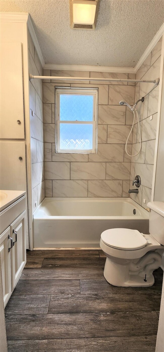 Building Photo - 413 N Magnolia St