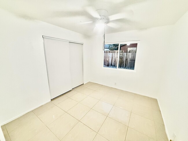 Building Photo - 13860 Luis Dr