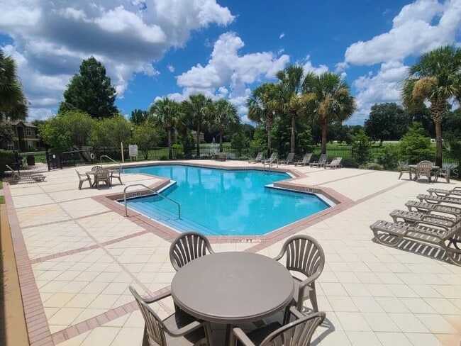 Building Photo - 36015 Deer Creek Dr