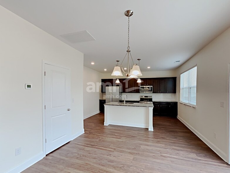 Building Photo - 1114 Amberly Wy