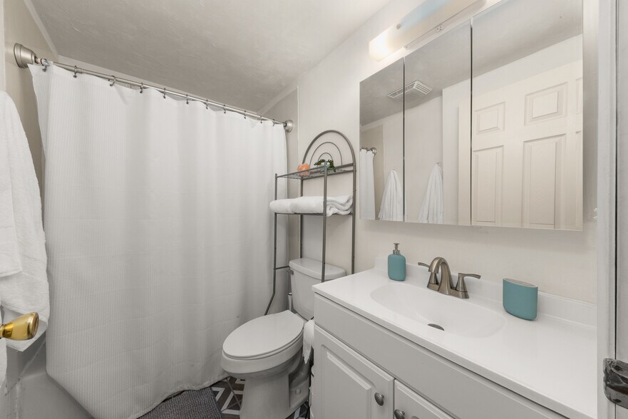 Bathroom View 1 - 120 W Cora Ave