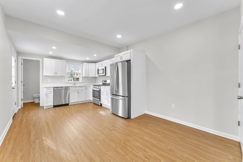 Building Photo - 320 Market St