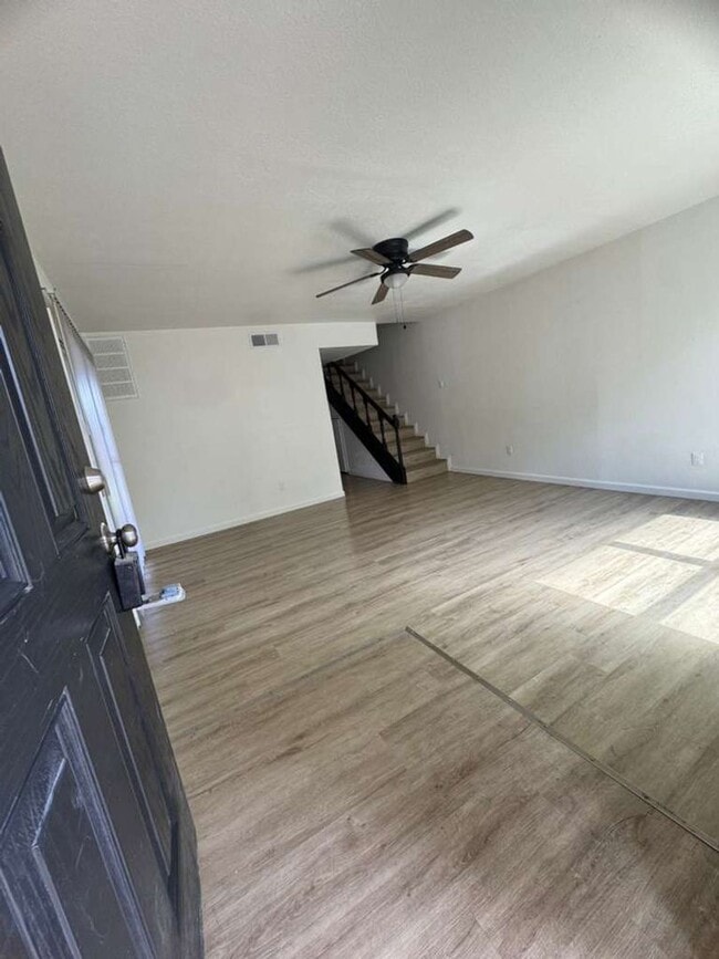 Building Photo - Ready to Move in... Do not miss this house !!!!