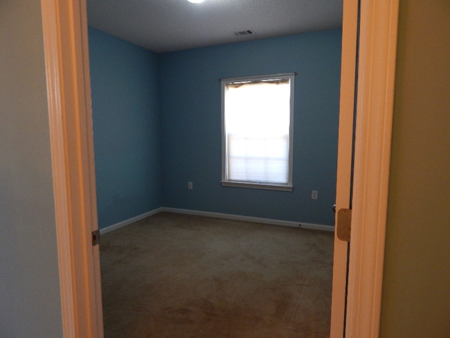 Building Photo - 301 McKenna Cir