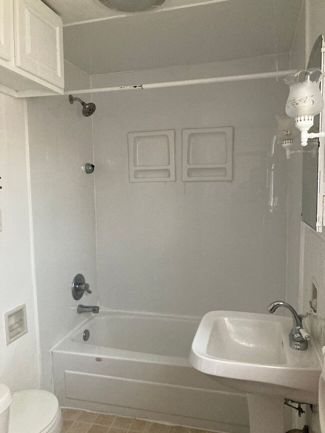 Building Photo - Move in bonus! Charming two story 2 bedroom home