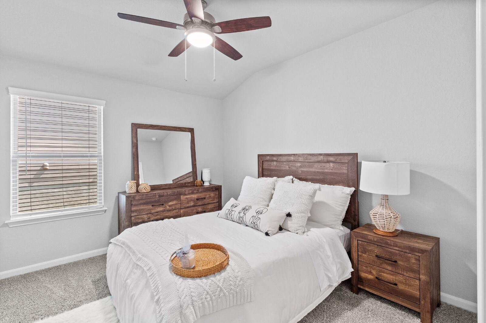 Building Photo - 10247 Juniper Oaks