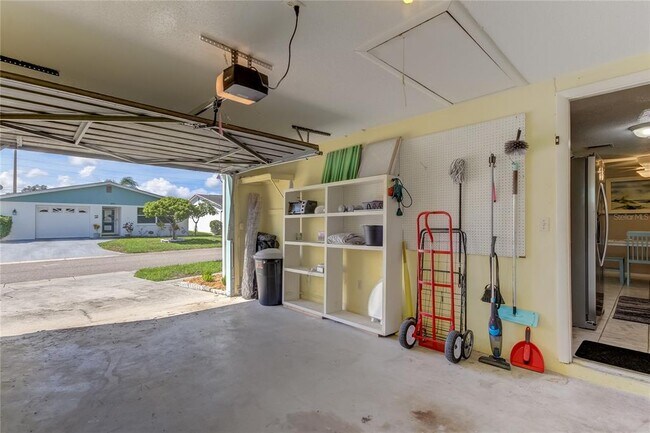 Building Photo - 1008 Heron Ct
