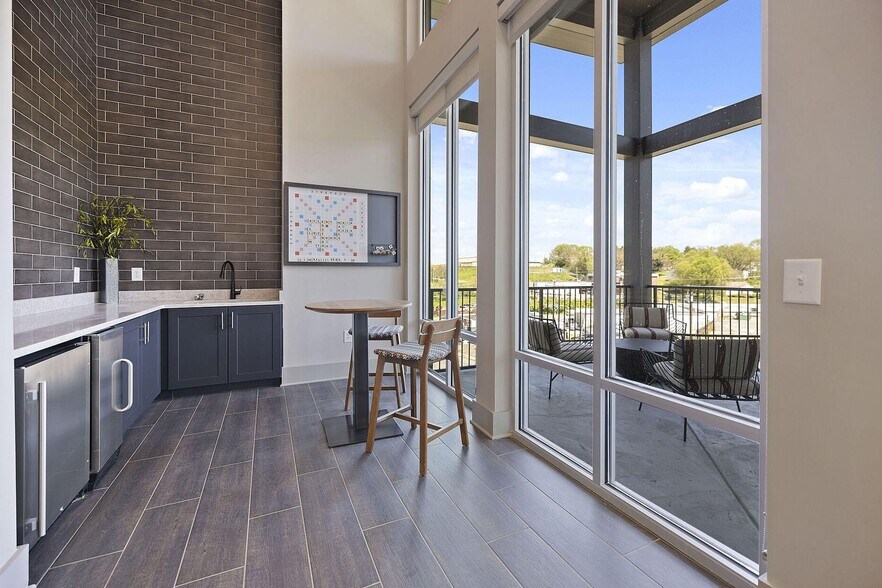 Building Photo - 2165 Nolensville Pk