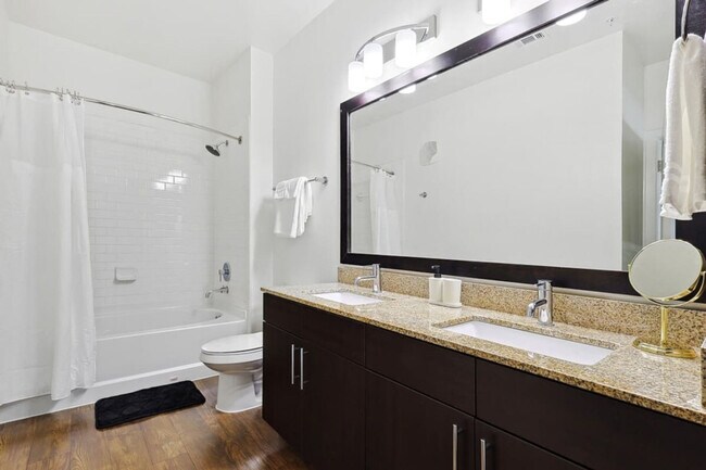 Building Photo - 5445 Town and Country Blvd