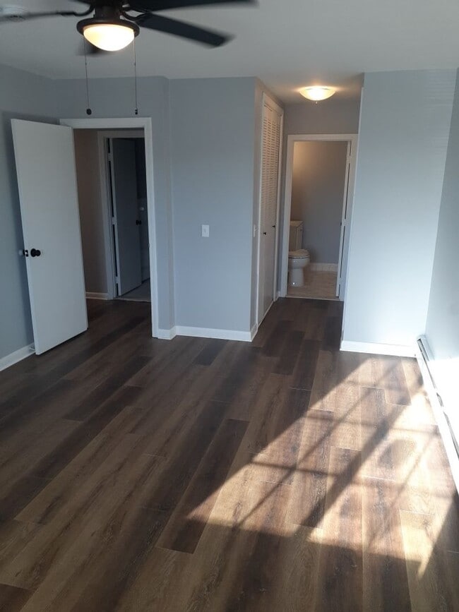 Building Photo - RIVERSIDE CHATEAU ASSOCIATES LP