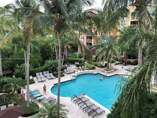 Building Photo - 19801 E Country Club Dr