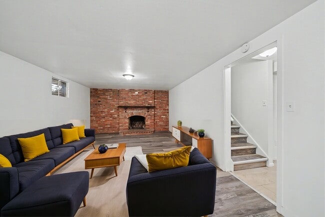 Building Photo - 2303 Braun Ct