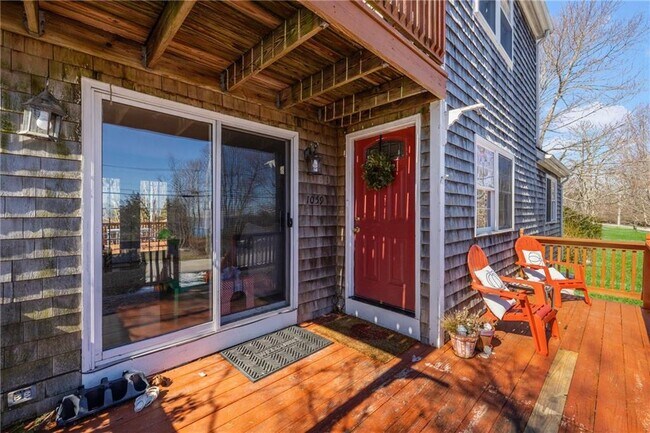 Building Photo - 1059 E Shore Rd