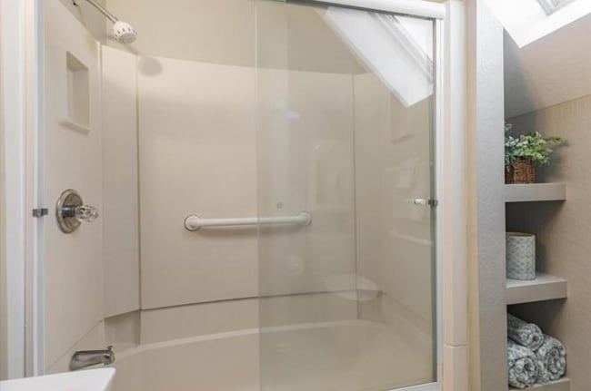 Building Photo - 1555 Lincoln Ave