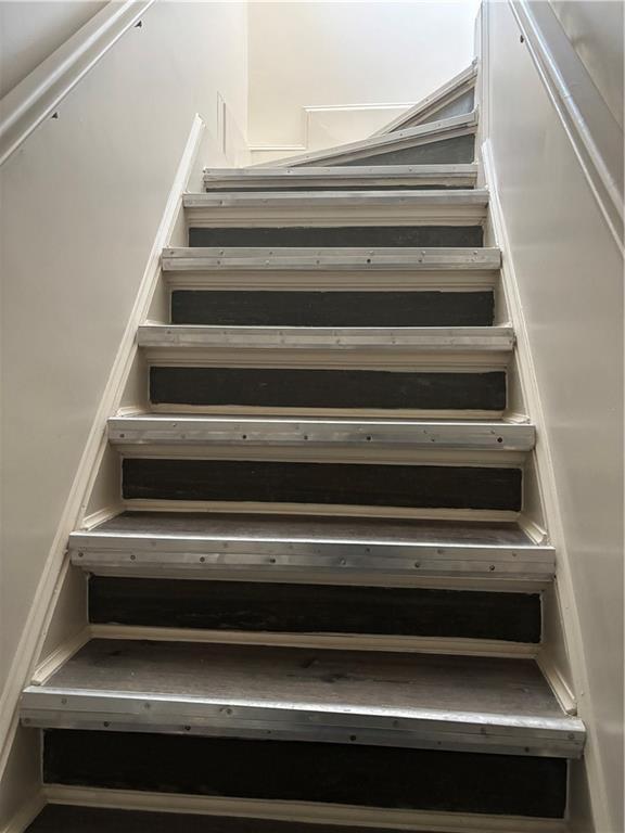 Building Photo - 21 Forest Ave