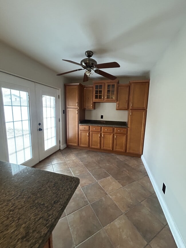 Building Photo - 2842 State St