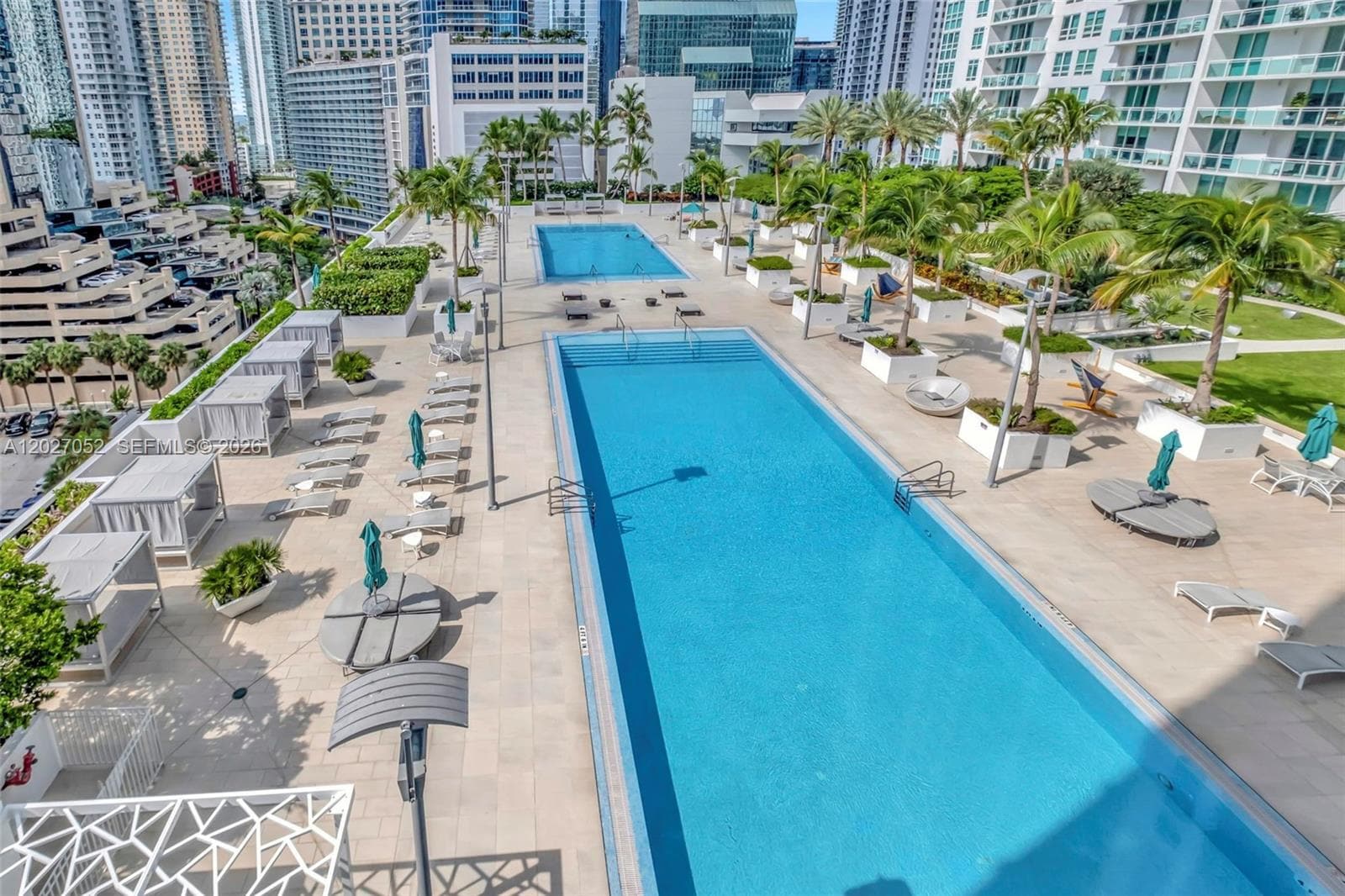 Pool - 950 Brickell Bay Dr