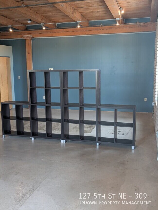 Building Photo - 127 5th St NE