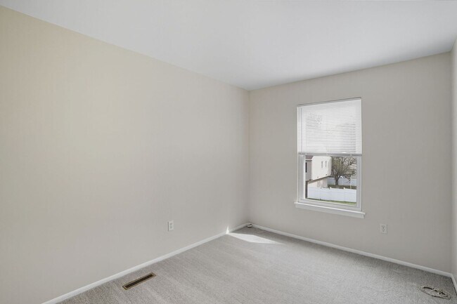Building Photo - Recently Updated 3 Bedroom 1 Bath in Newar...