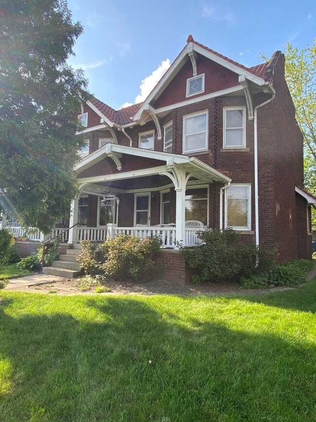 Primary Photo - 15518 Clifton Blvd