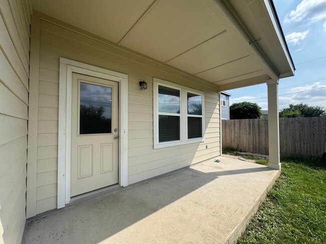 Building Photo - Spacious 4 Bedroom 3 Full Bath home in the Liberte Community!