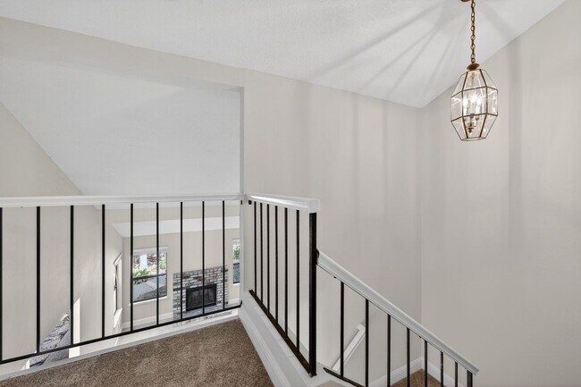 Building Photo - Newly Renovated 3/2.5 bath End-Unit Townhome with Vaulted Ceilings – Minutes to I-680 & Downtown!