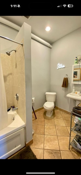 Building Photo - 2100 W Division St