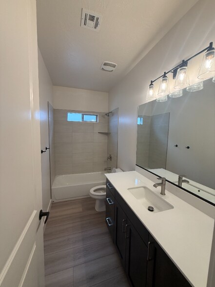 Building Photo - 296 S 1930 W