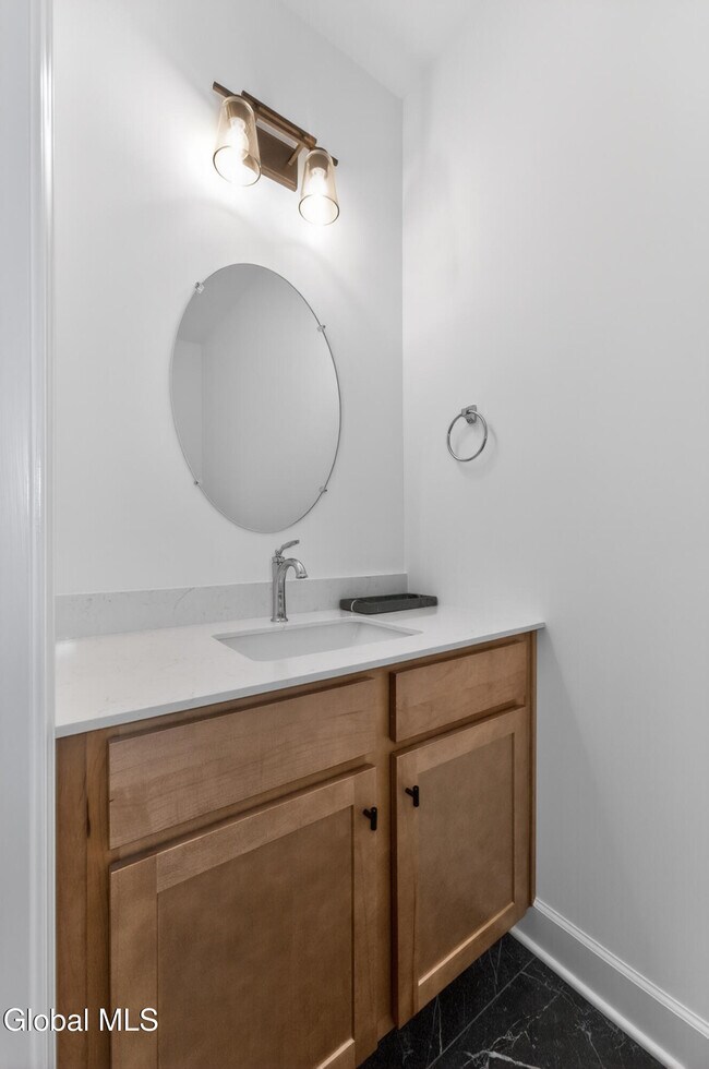 Building Photo - 622 Acland Blvd