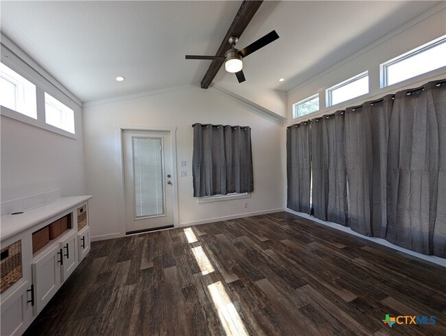 Building Photo - 120 Water Hole Ln