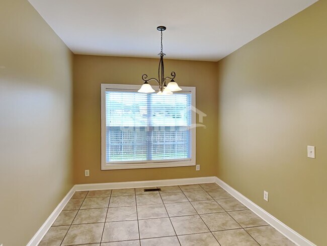 Building Photo - 519 Agate Dr