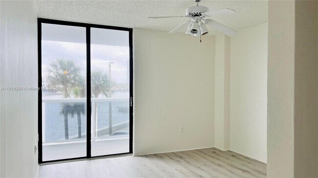 Building Photo - 20515 E Country Club Dr