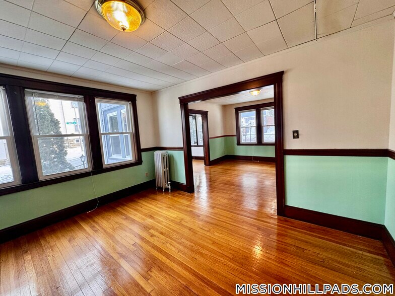 Building Photo - 155-157 Hillside St.